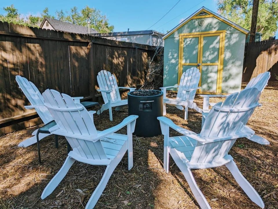 The Vibrant Victorian Hot Tub & Fire Pit in OCC House in Colorado Springs