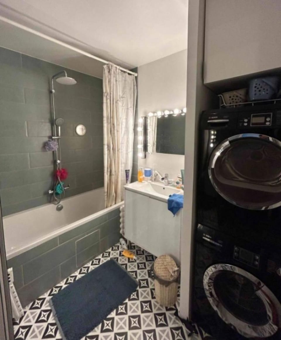 Appartement familial 3ch balcon Tour Eiffel 15min Apartment in Paris