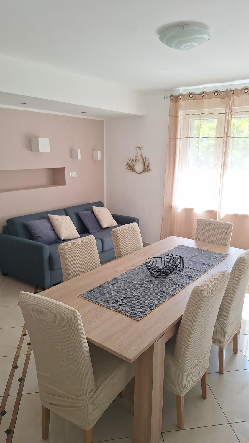 Dvosobni apartman u blizini centra grada Apartment in Split