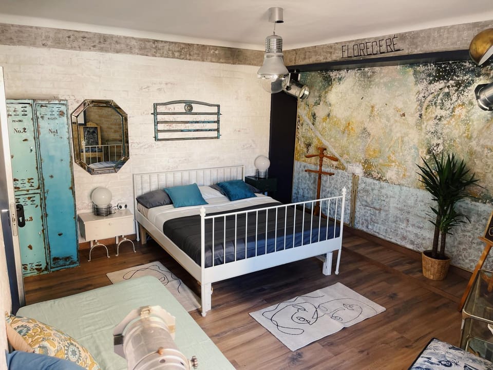 Bed, Bedroom