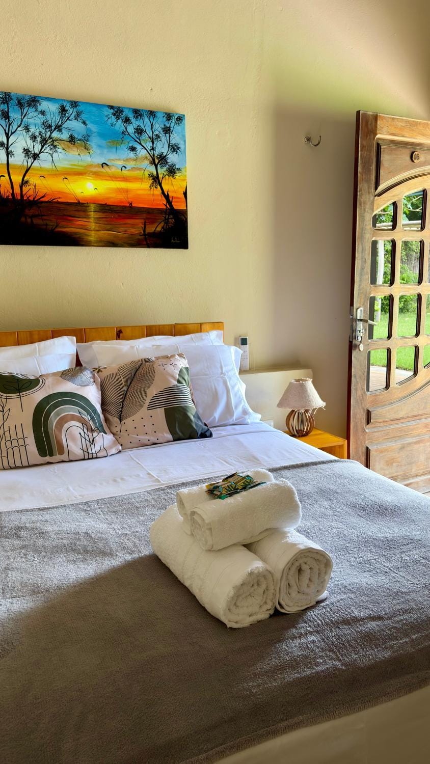 Bed, Photo of the whole room, towels
