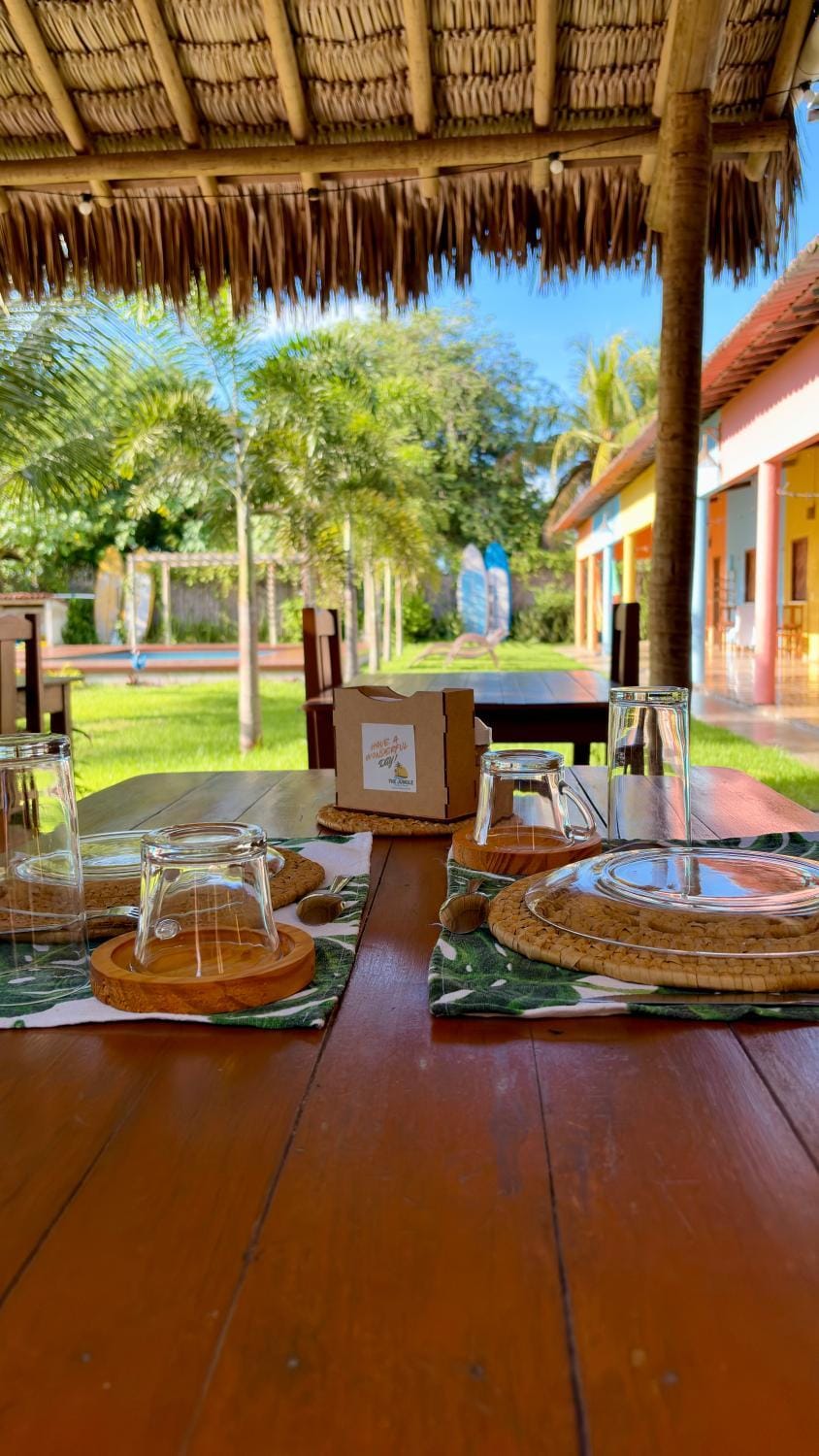 Patio, Day, Dining area