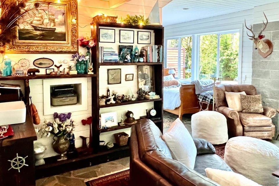 Bayfront PNW Lodge: Dock, Pickleball & Guest House House in Bainbridge Island
