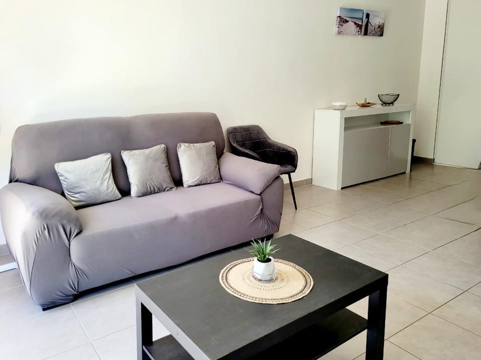 Canet-en-Roussillon: T3 moderne, RDC, 4 pers, piscine, garage, proche mer - FR-1-794-156 Apartment in Canet-en-Roussillon