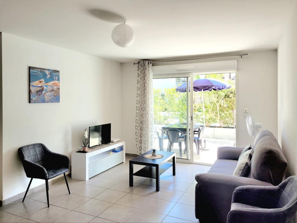 Canet-en-Roussillon: T3 moderne, RDC, 4 pers, piscine, garage, proche mer - FR-1-794-156 Apartment in Canet-en-Roussillon