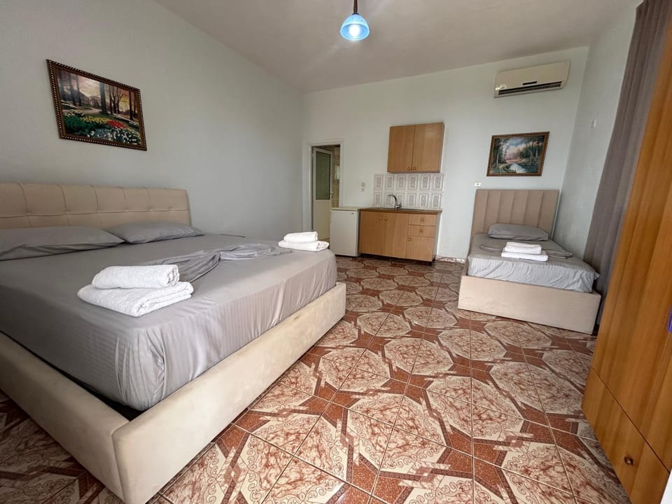 Photo of the whole room, Bedroom