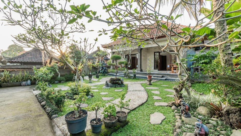 Property building, Garden, View (from property/room), Garden view