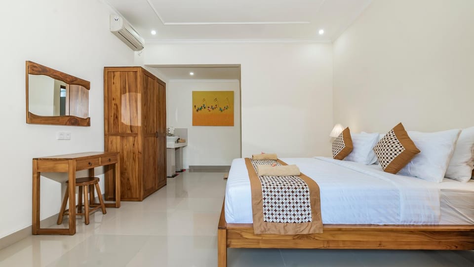 Bed, Photo of the whole room, Bedroom, wardrobe, air conditioner