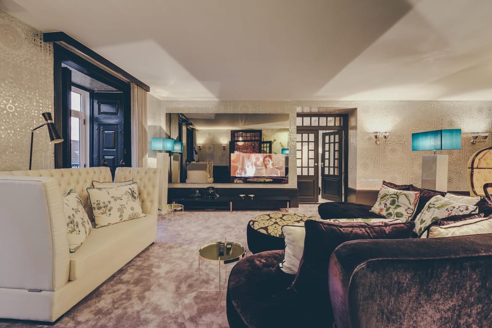 TV and multimedia, Living room, Seating area