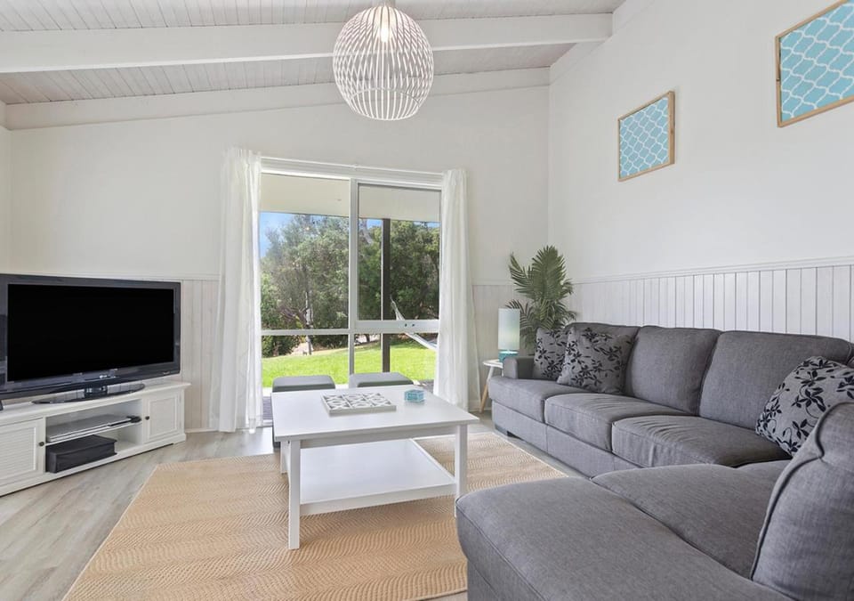 TV and multimedia, View (from property/room), Living room, Seating area