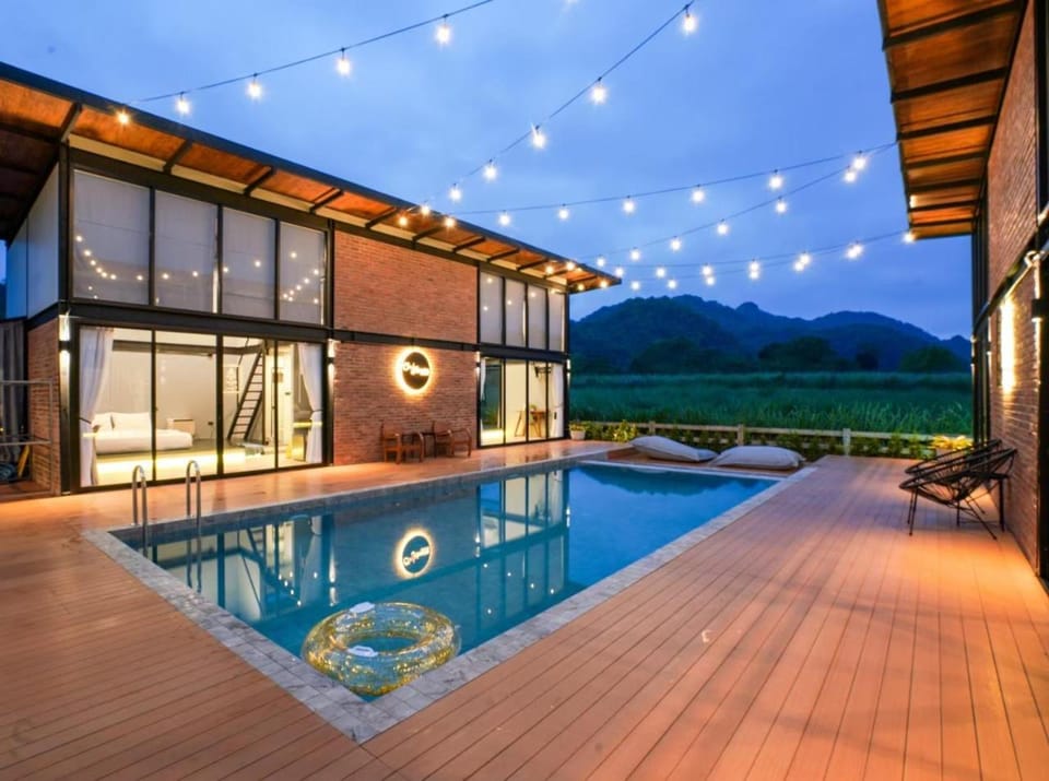 Natural landscape, Mountain view, Pool view, Swimming pool, sunbed