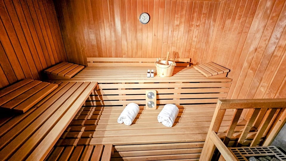Sauna, towels