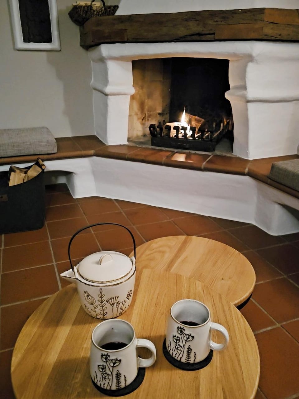 Living room, Seating area, fireplace, fireplace