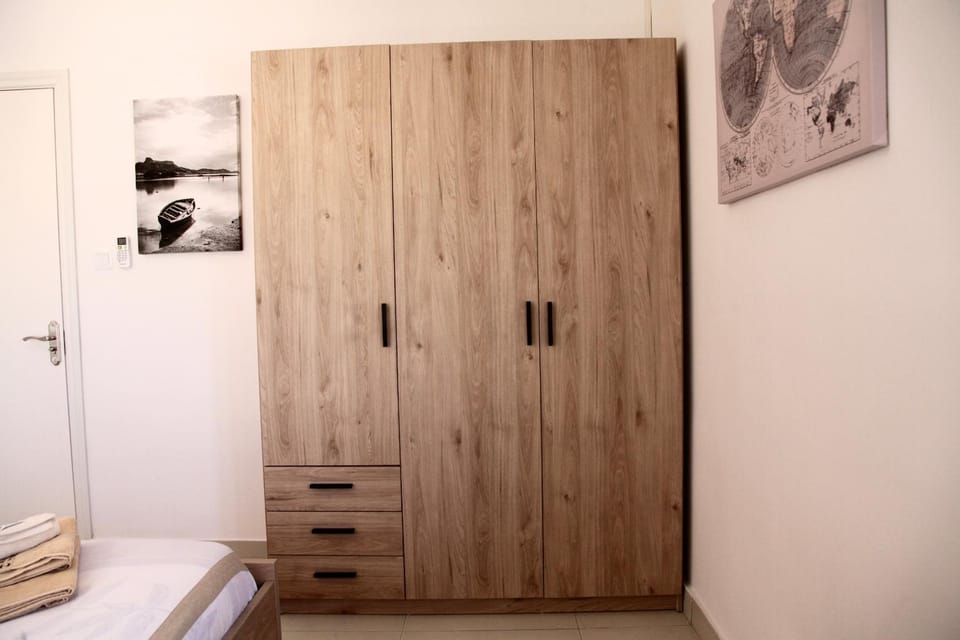 Bed, Photo of the whole room, Bedroom, wardrobe