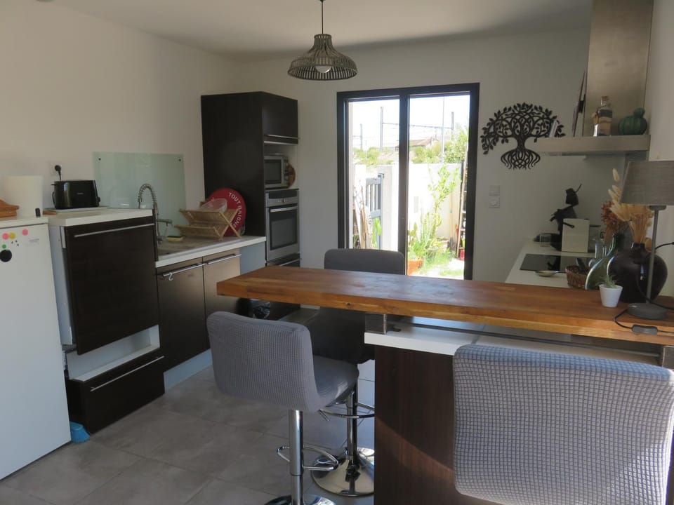 Villa 5 personnes, jardin, Clim et parking - L'Hibiscus Villa in Narbonne