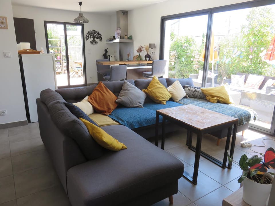 Villa 5 personnes, jardin, Clim et parking - L'Hibiscus Villa in Narbonne