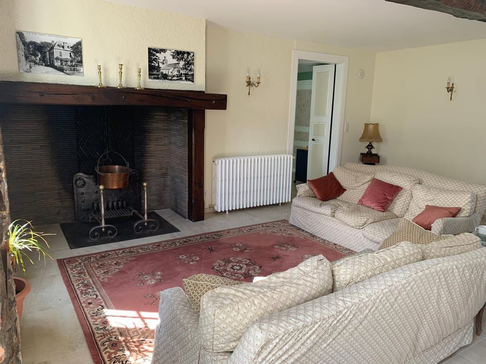 Living room, Internal: Not applicable to any particular room