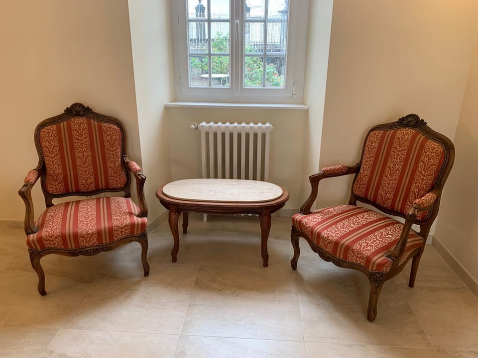 Living room, Internal: Not applicable to any particular room