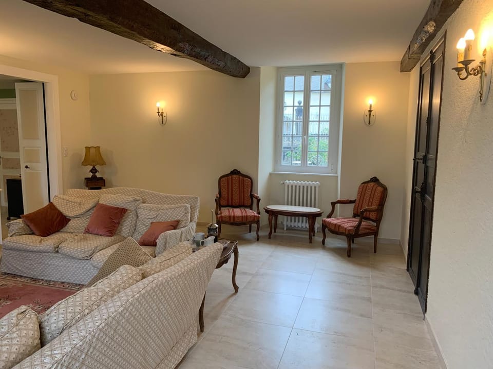 Living room, Internal: Not applicable to any particular room