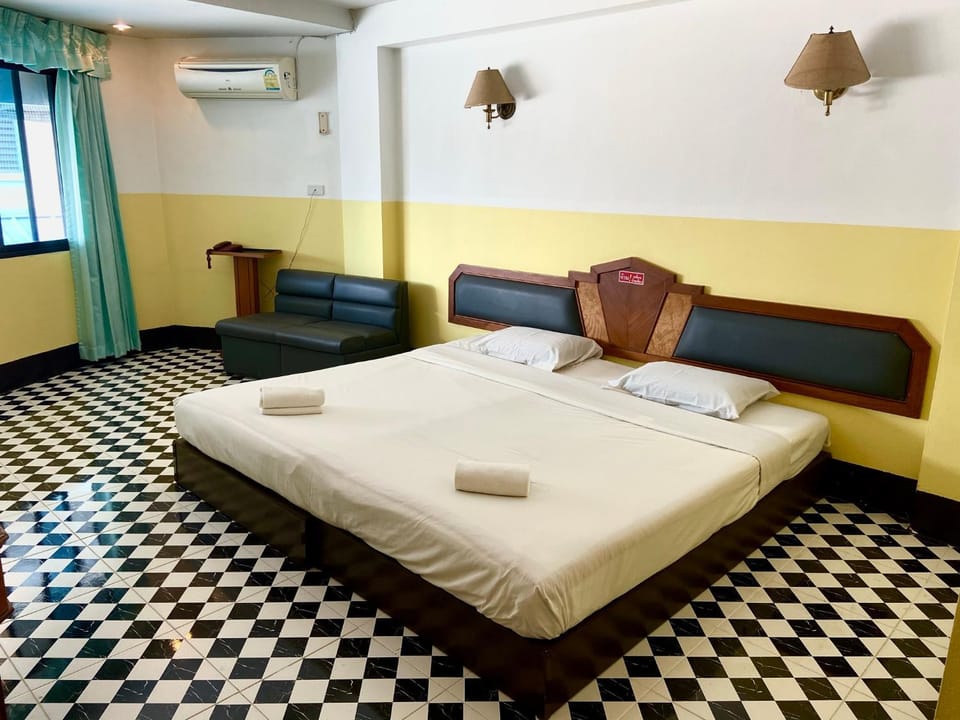 Bed, Photo of the whole room, soundproof