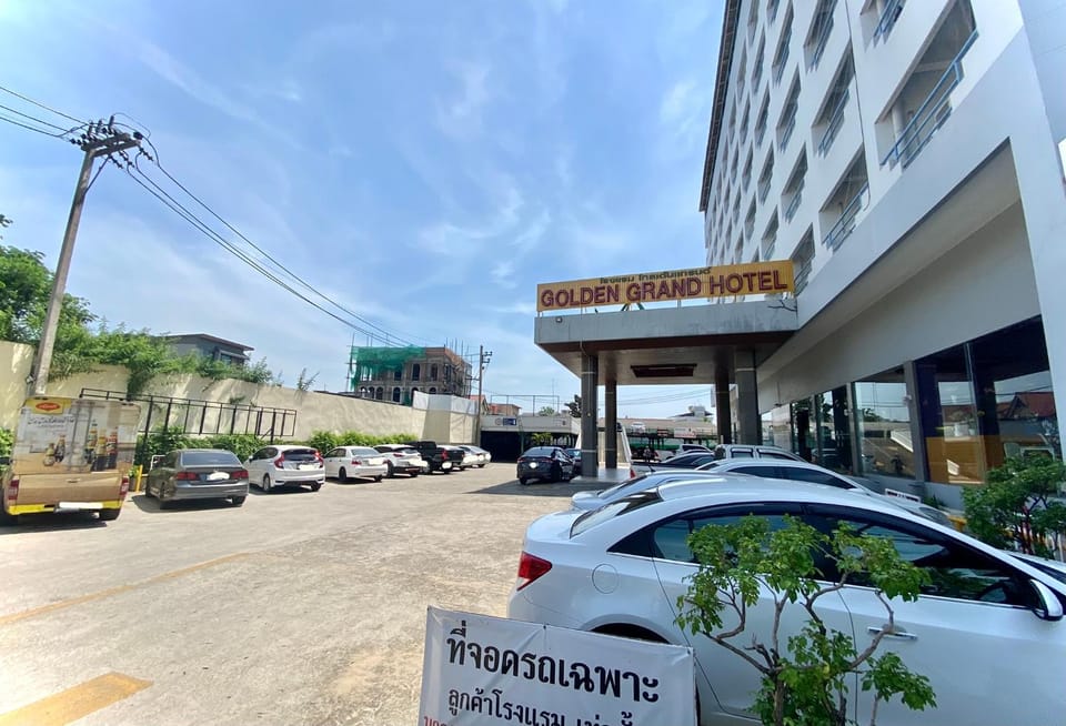 Property building, Day, Parking