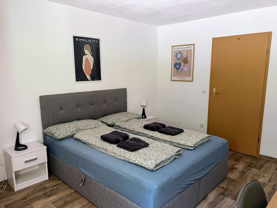 Bed, Photo of the whole room, Bedroom