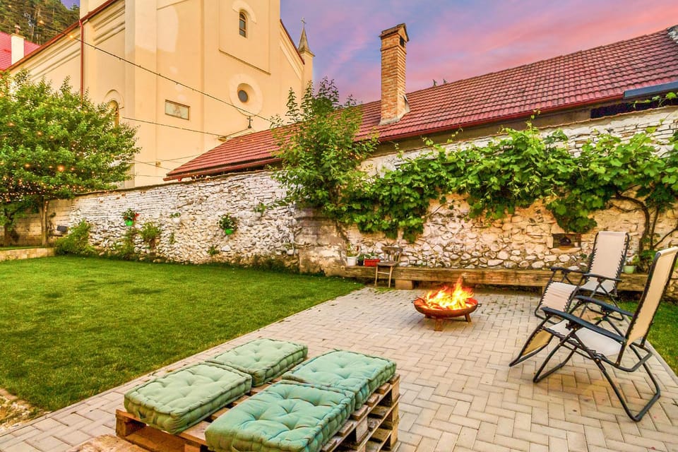 IMPERFECT house Bed and Breakfast in Brașov County