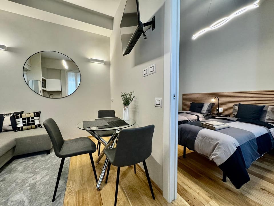 Bed, Seating area, Dining area, Bedroom