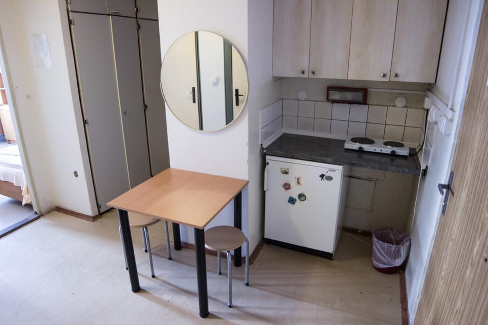 Kitchen or kitchenette