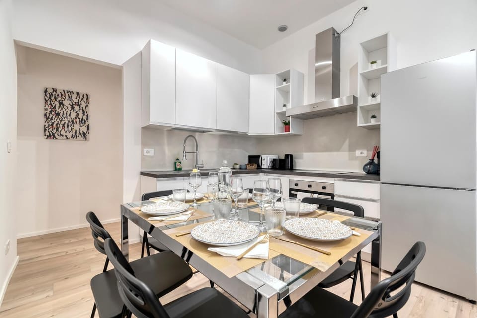 Carbonara Palace 2 - Luxury Comfort under Medieval Towers Apartment in Bologna