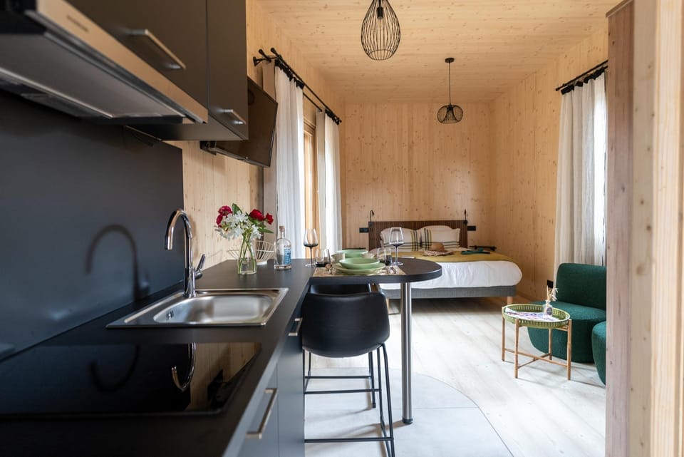 Kitchen or kitchenette