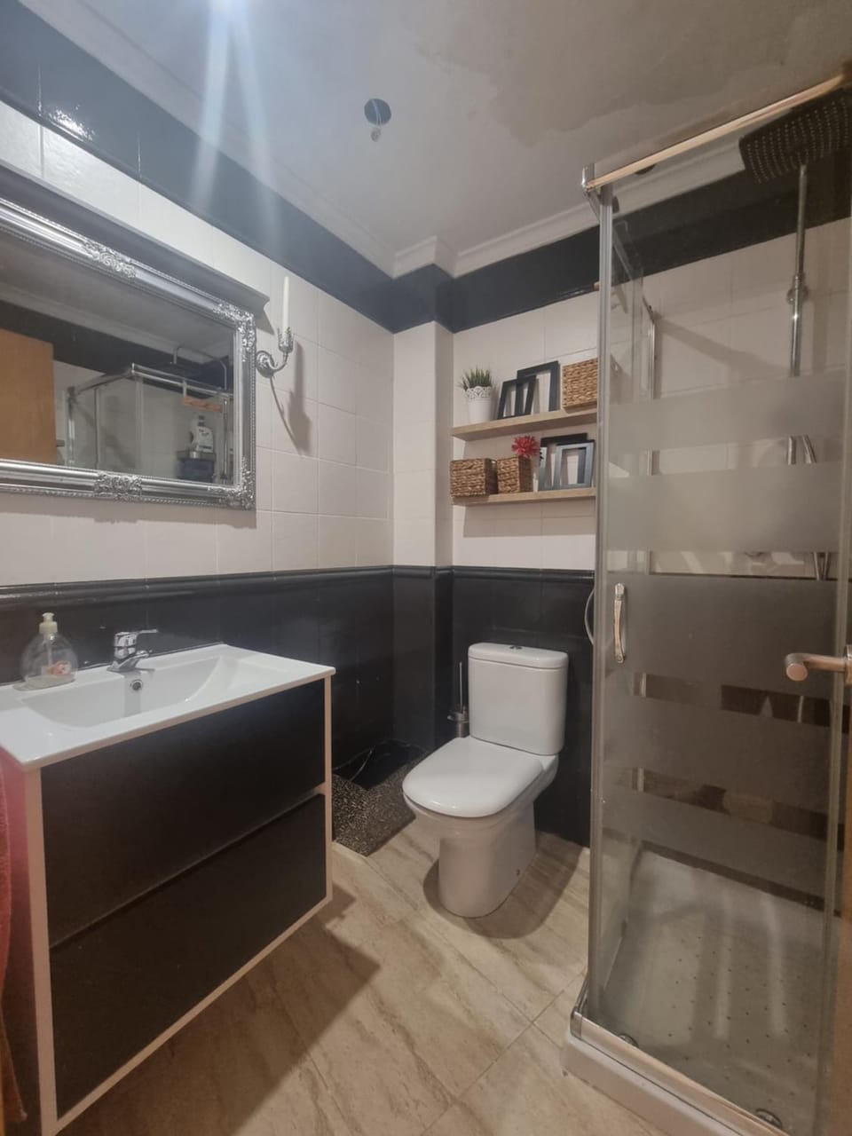 Shower, Bathroom, towels