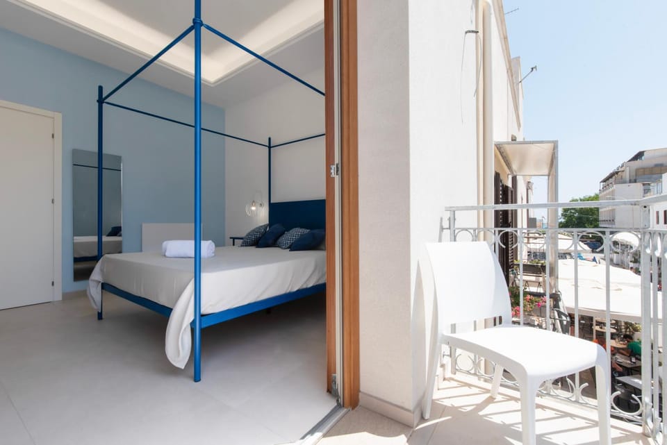 Bed, Day, View (from property/room), Balcony/Terrace, Photo of the whole room, Bedroom