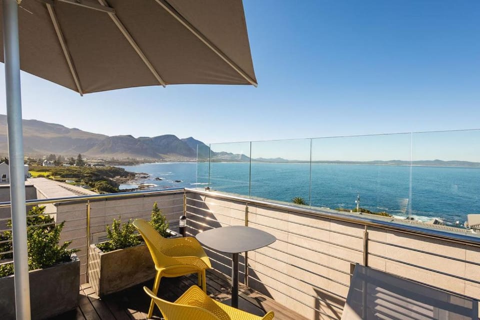 Sea-View Studio - Hermanus Waterfront Apartments Apartment in Hermanus