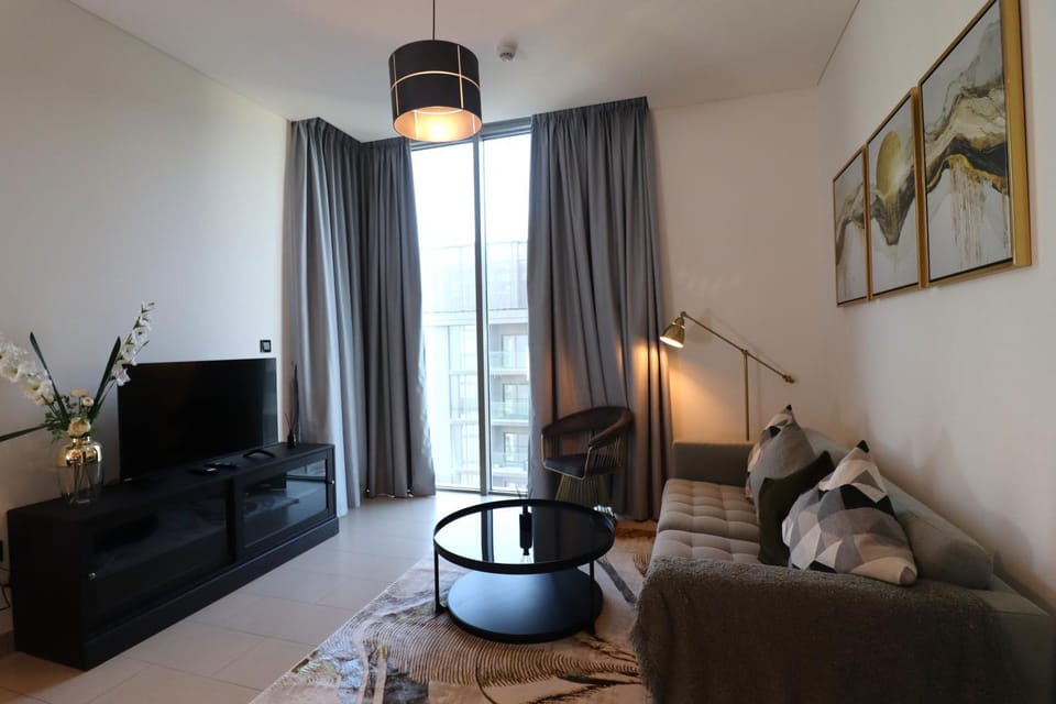 Luminous 2 BR - Sobha Reserve Apartment in Dubai