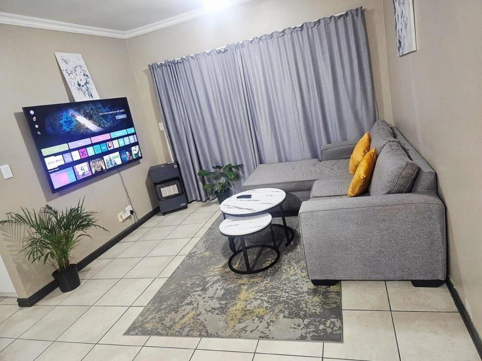 Oasis Home Vacation rental in Sandton