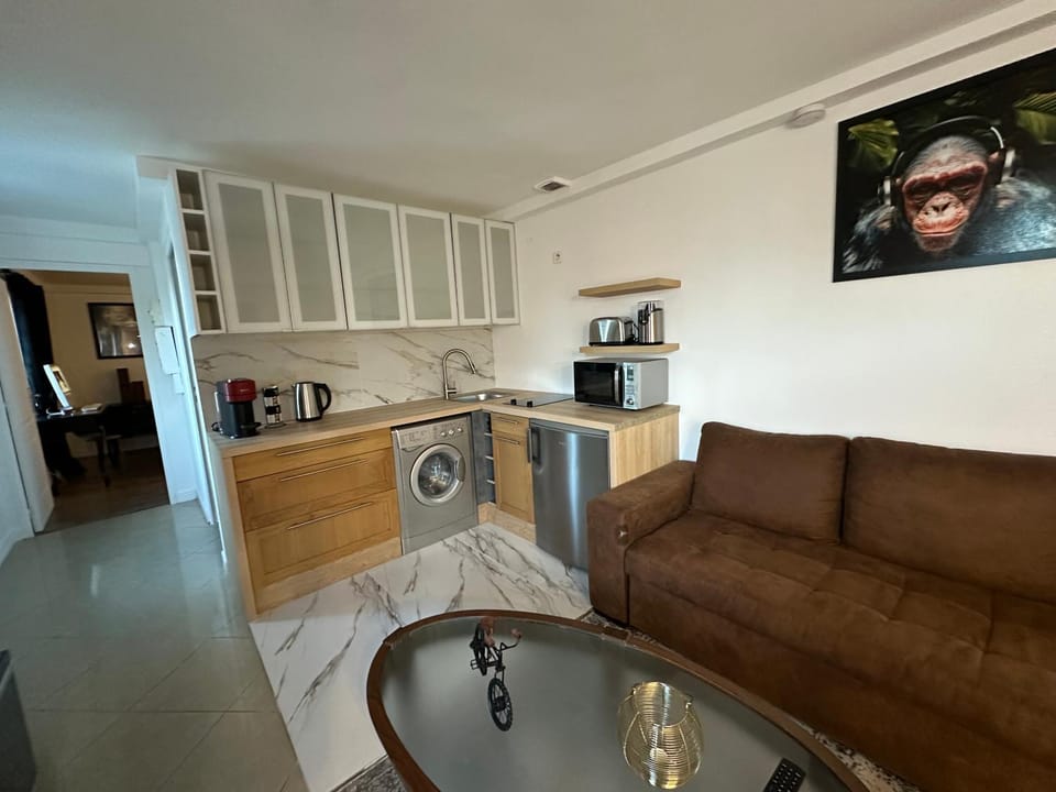 Appartement khezia Apartment in Noisy-le-Grand