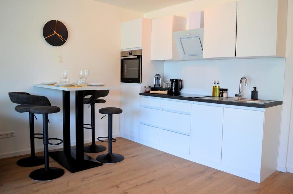 Kitchen or kitchenette, Dining area, kitchen