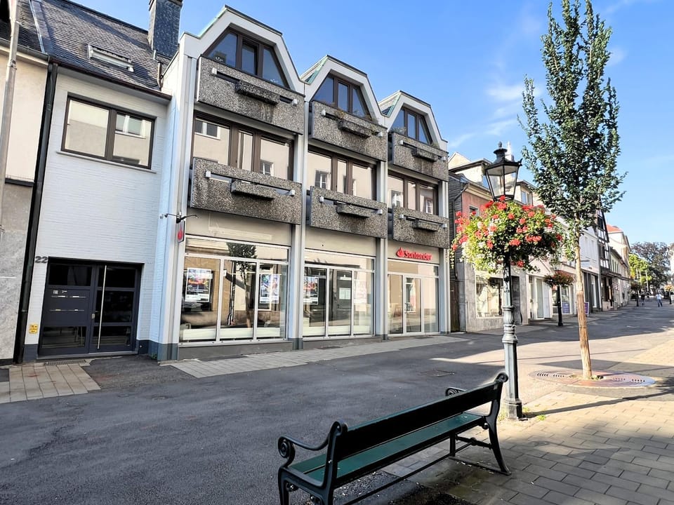 Property building, Neighbourhood, City view, Street view, Location