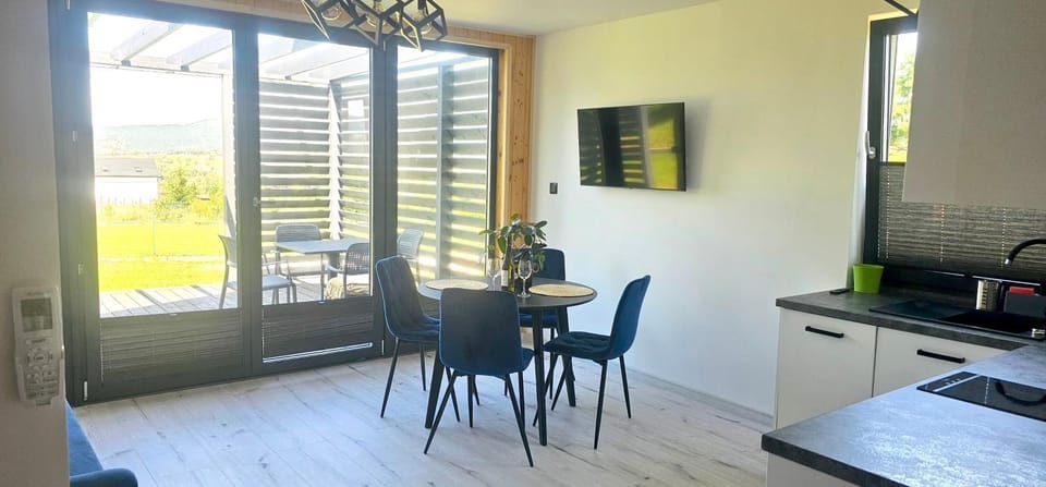 TV and multimedia, Kitchen or kitchenette, Dining area, pet friendly, stove