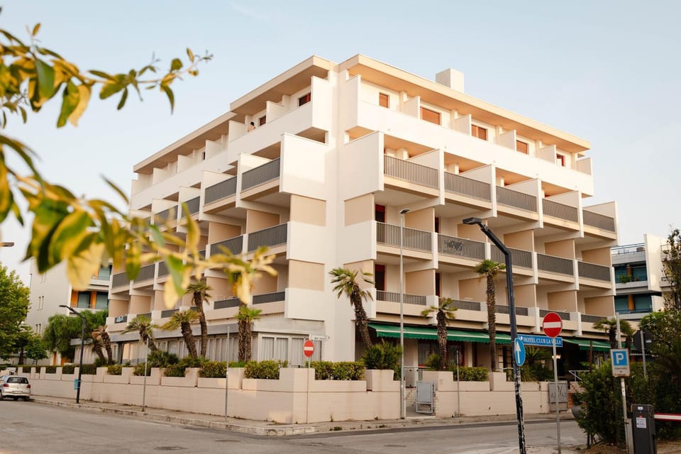 Property building, Location