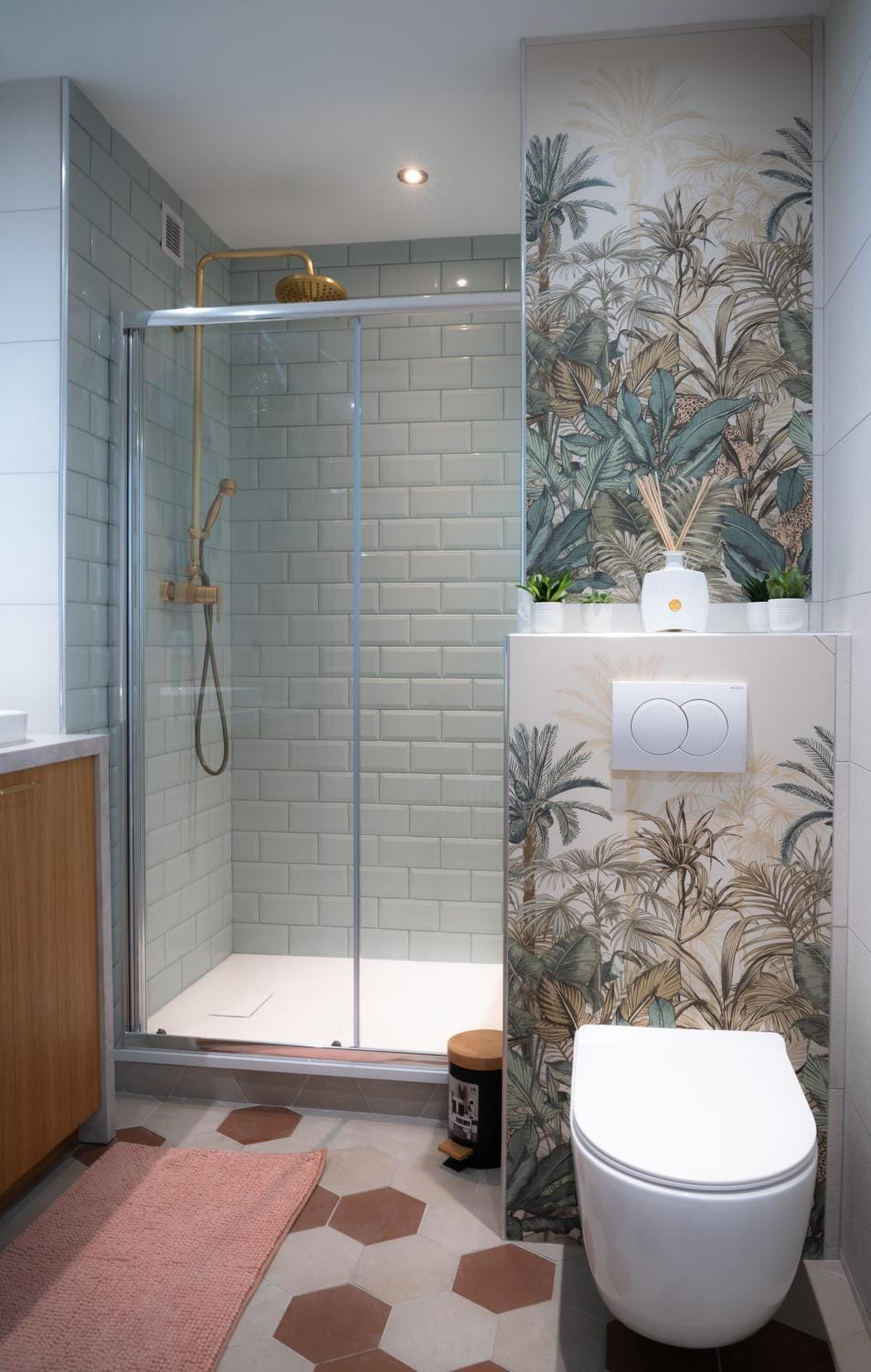Shower, Toilet, Bathroom