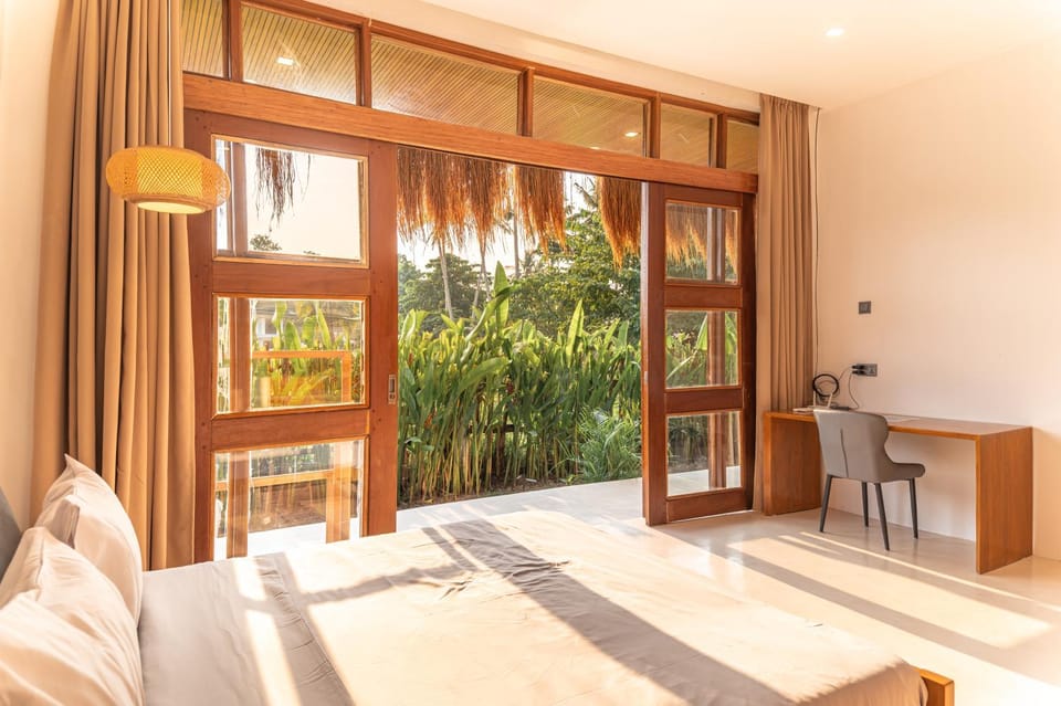 Bed, Garden, View (from property/room), Photo of the whole room, Bedroom, Garden view