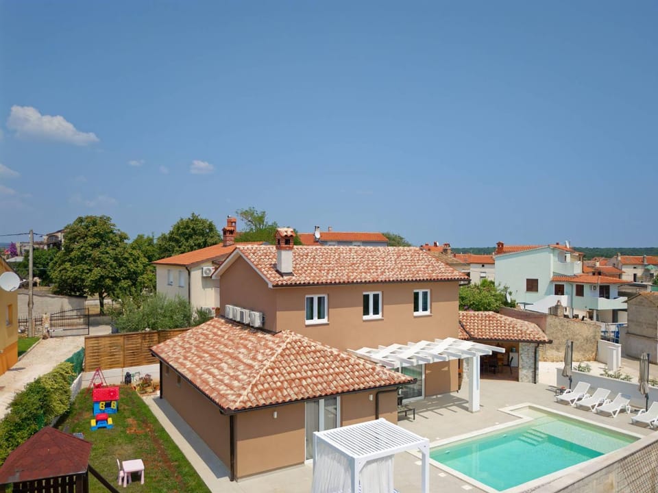 Property building, Pool view, Swimming pool