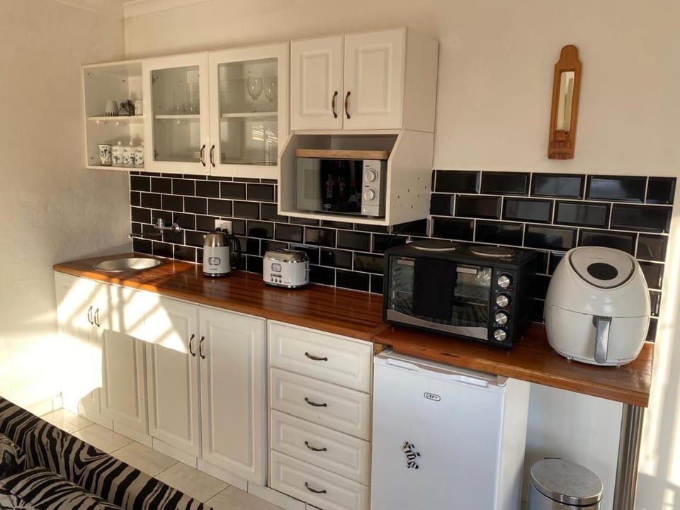 Coffee/tea facilities, Kitchen or kitchenette, toaster