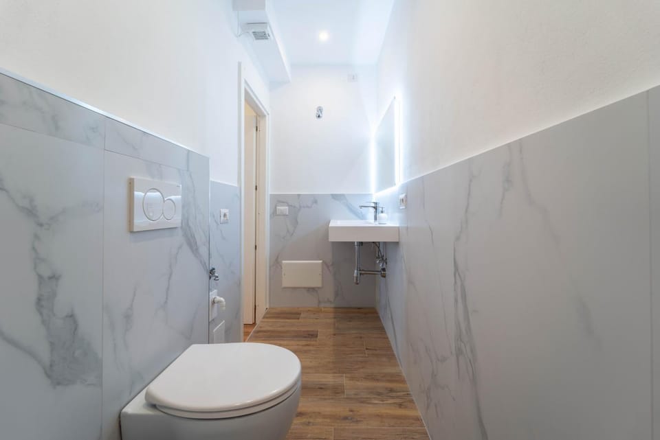 Toilet, Bathroom