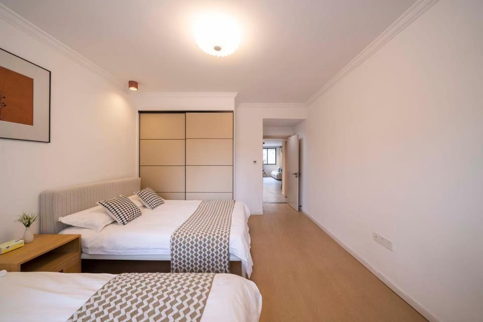 Book and Bed-People's Square Apartment in Shanghai