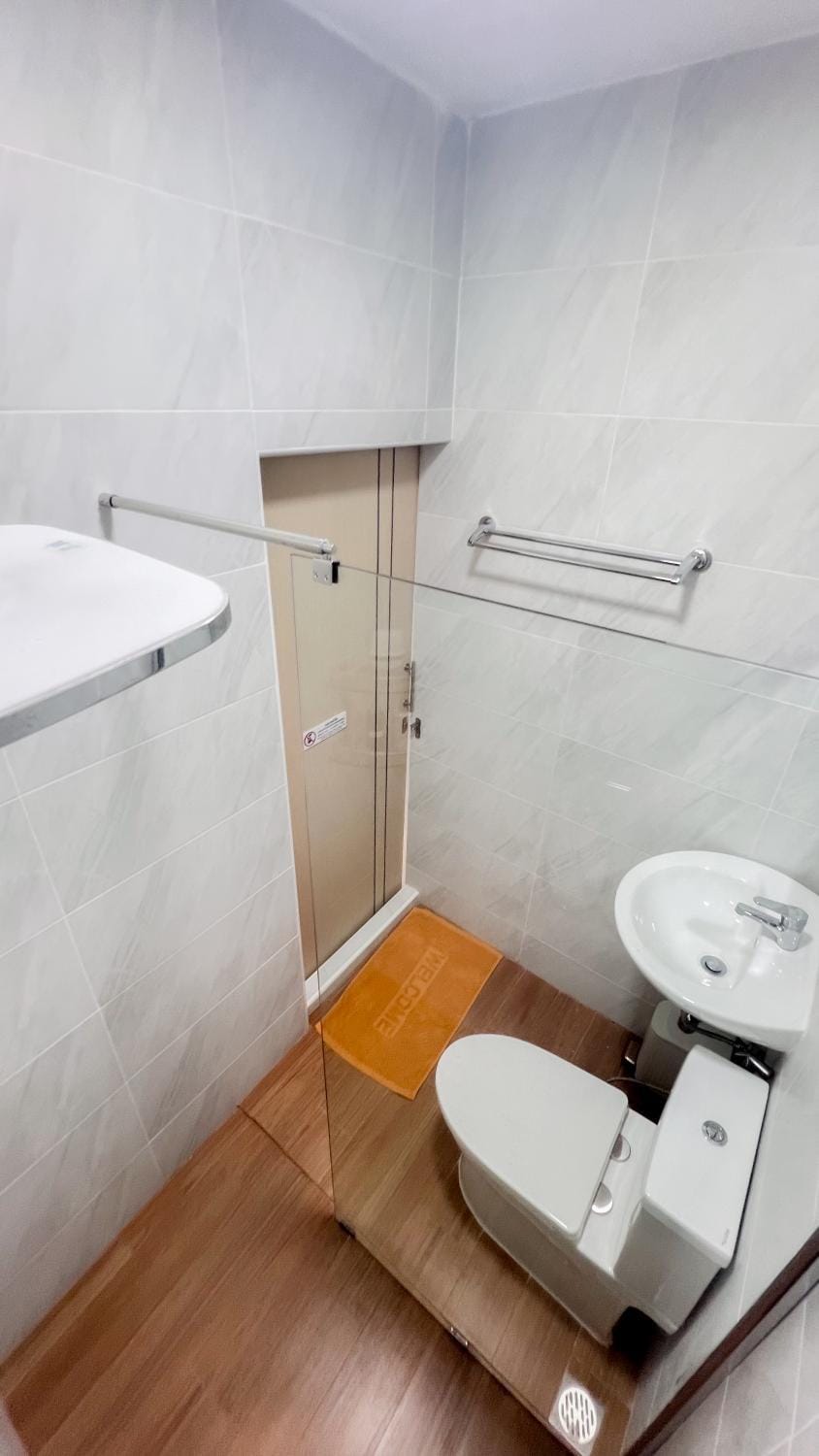 Shower, Toilet, Property building, Bathroom