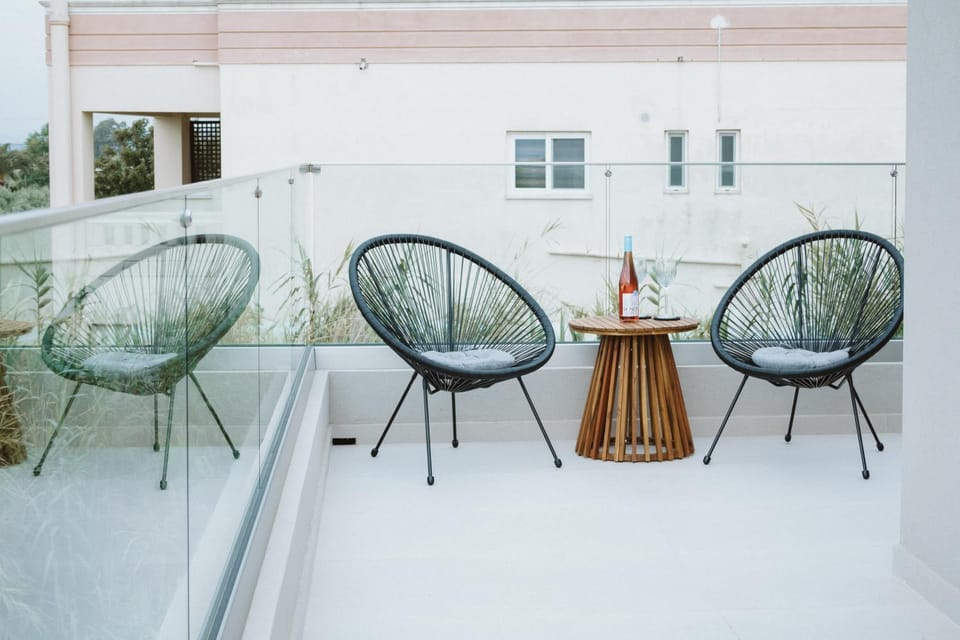 Patio, View (from property/room), Balcony/Terrace