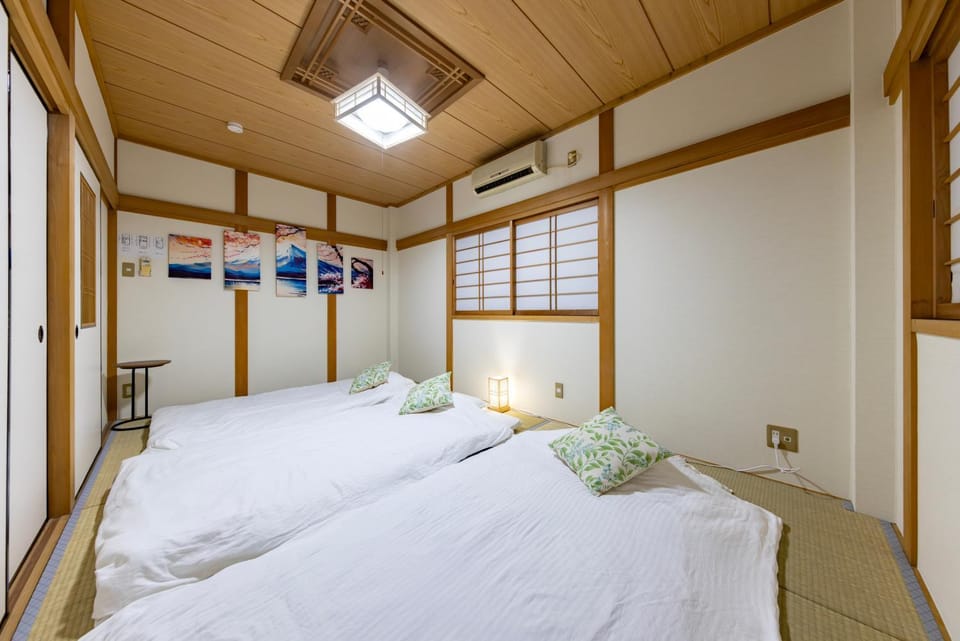 Tsuruhashi House 5bedroom Apartment in Osaka